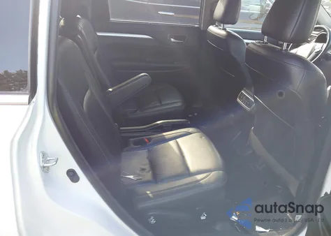 2018 Toyota Highlander Xle z USA, uszkodzony, nr VIN 5TDJZRFH5JS554046